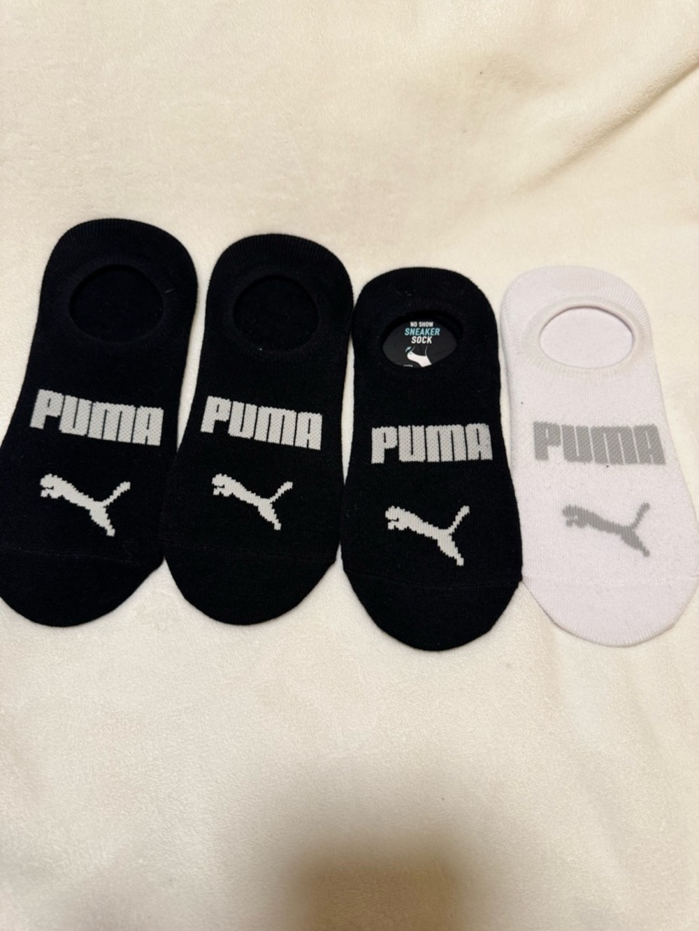 Puma women’s low cut Sox